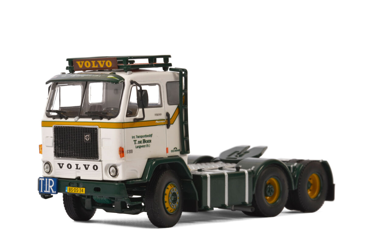 De Boer Langweer; VOLVO F88 6x2 TAG AXLE | WSI Models